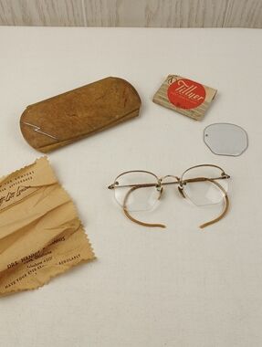 Vintage Shuron 1/10 12k Gold Filled Eyeglasses With Case cleaning cloth READ